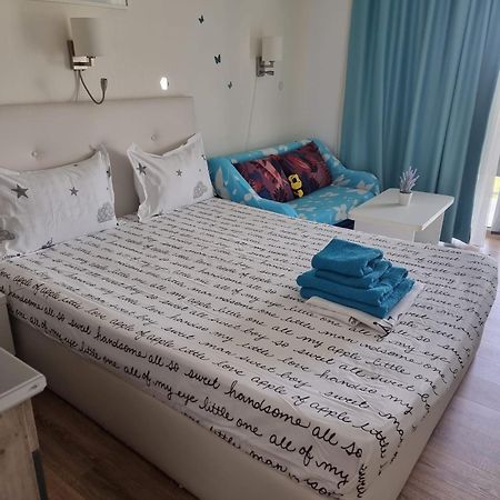 Blaxy Resort Stefi Cu Acces La Piscine Gratuit Douăzeci şi Trei August Esterno foto