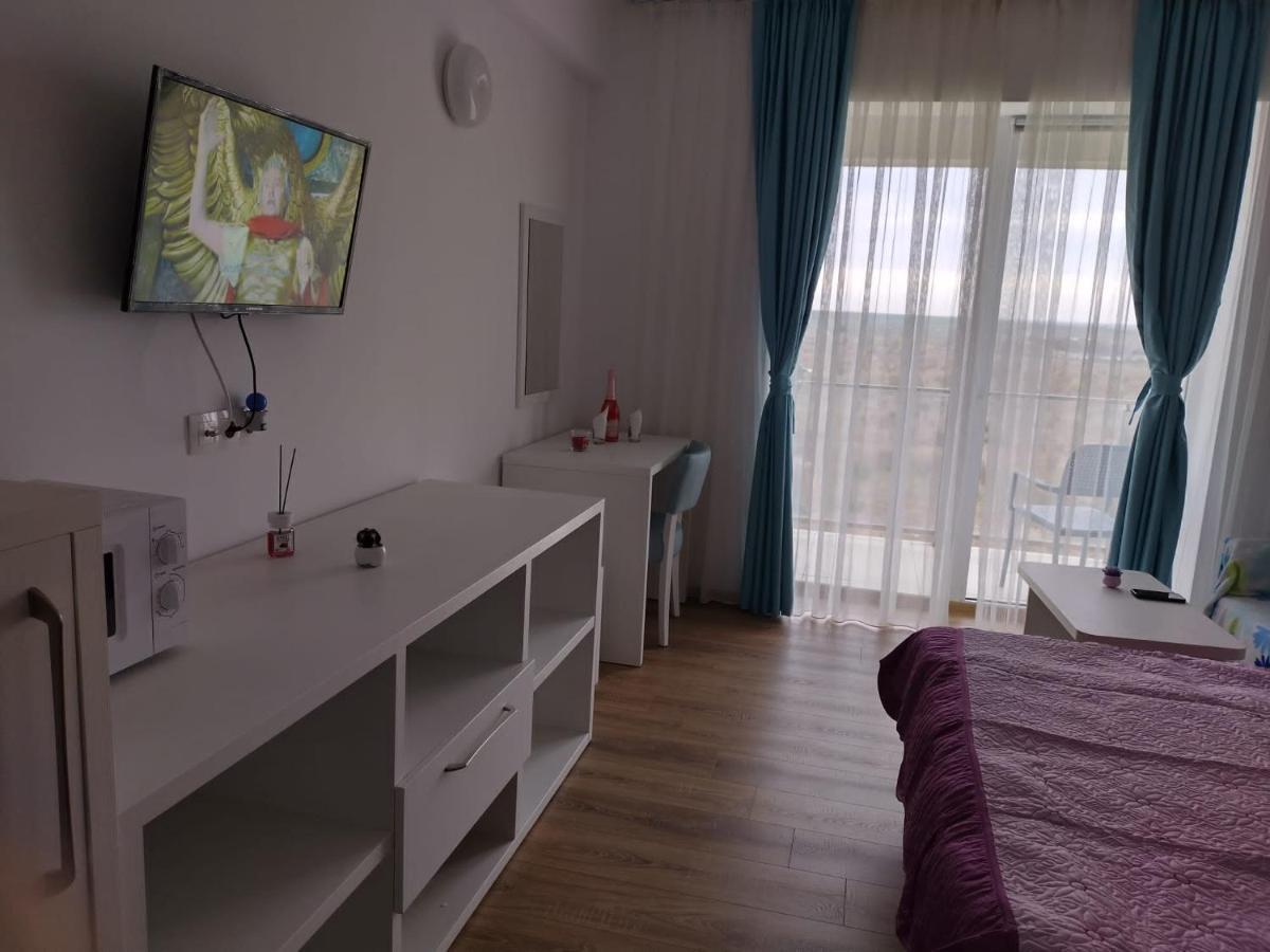 Blaxy Resort Stefi Cu Acces La Piscine Gratuit Douăzeci şi Trei August Esterno foto