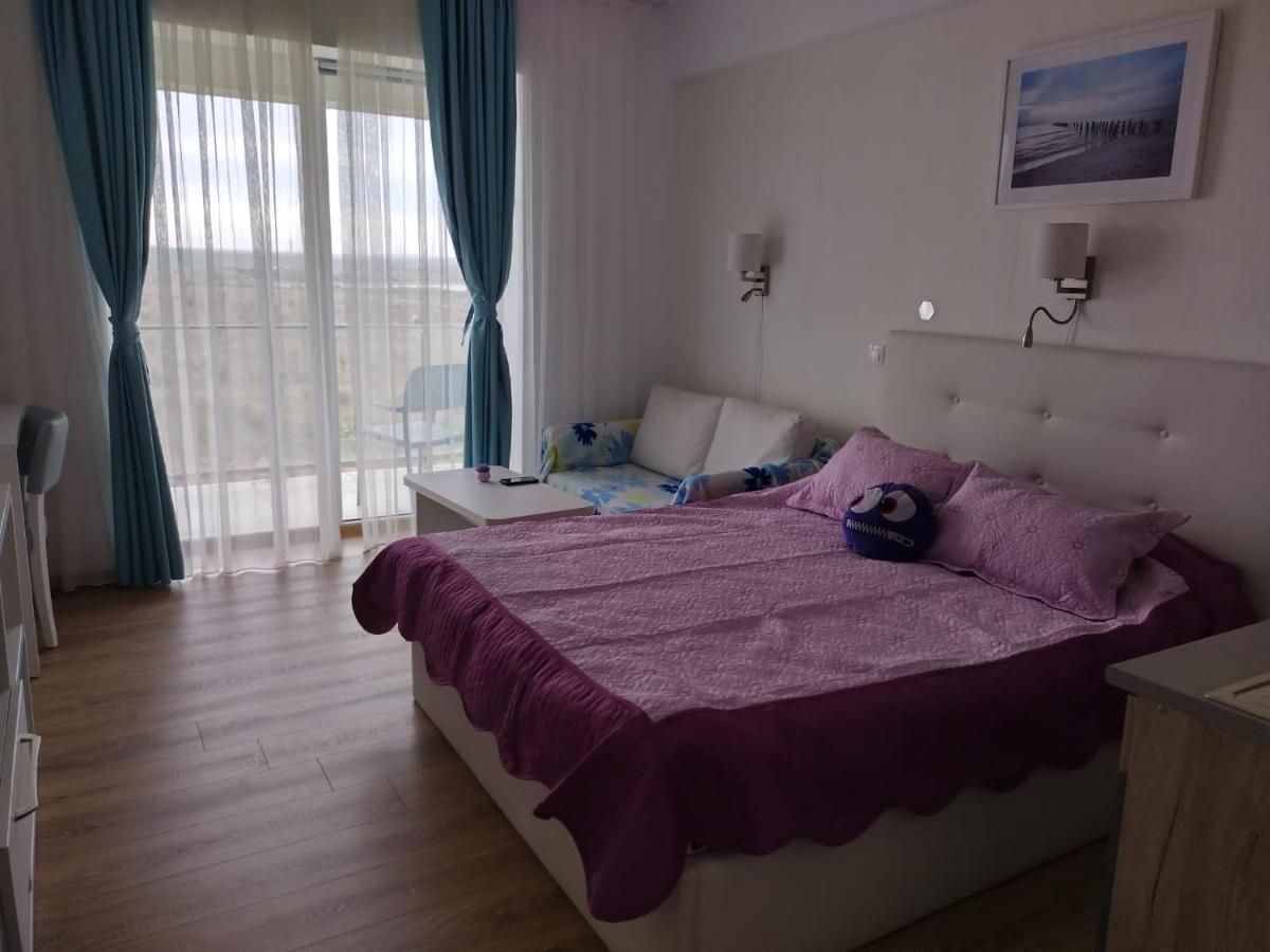 Blaxy Resort Stefi Cu Acces La Piscine Gratuit Douăzeci şi Trei August Esterno foto